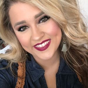 Meet your Posher, Katelyn